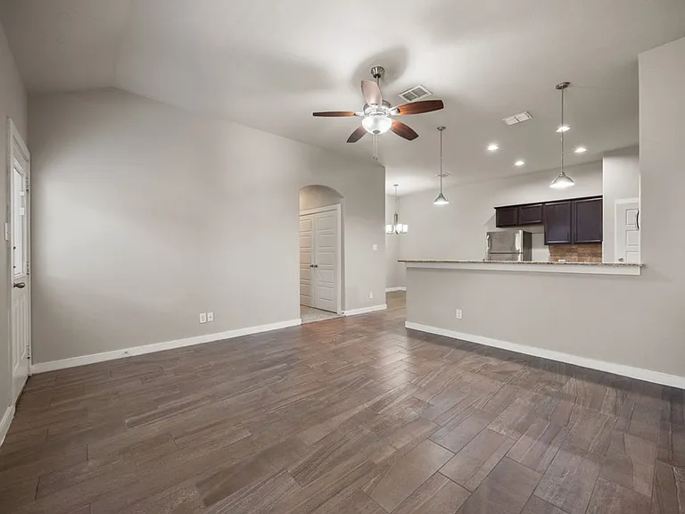 574 Creekside Frst — Photo 3