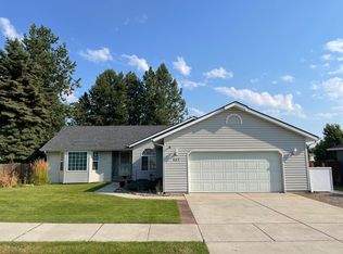 997 W Tanager Ave, Hayden Lake, ID 83835