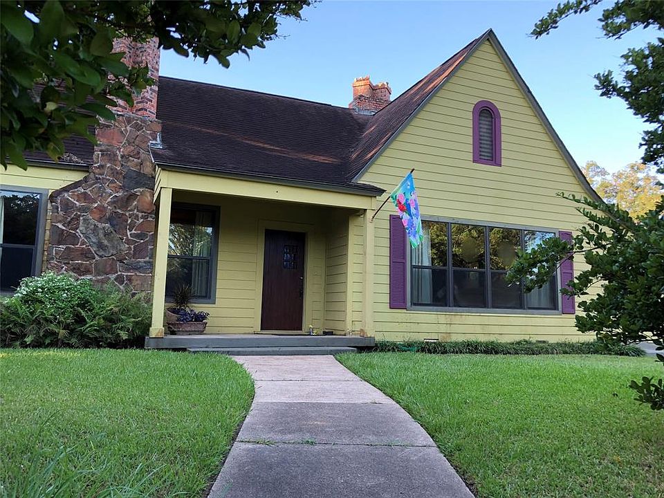 1st image of 409 W Feagin St