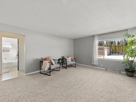 3rd image of 208 S Chase Ave