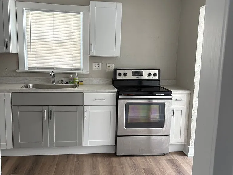 128 N Seffner Ave — Photo 10