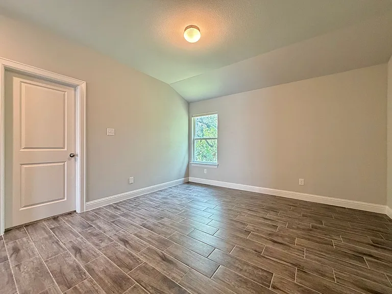 4300 Liberty Ln — Photo 17