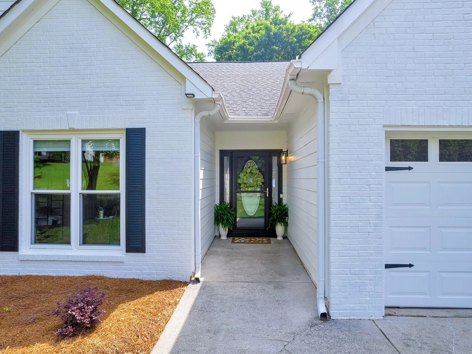 3 bed, 2303 sqft, $2,800 — Photo 3