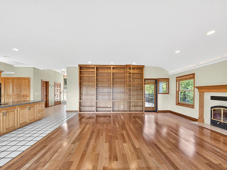 18750 Castle Hill Dr — Photo 14