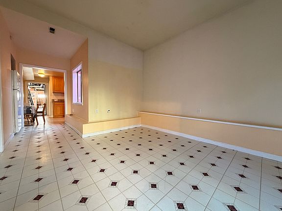5th image of 1562 41st Ave #D