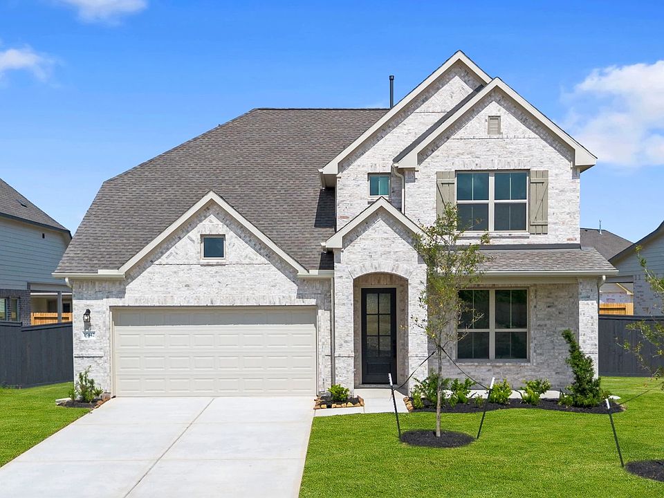 Welcome home to 15842 Switchgrass Court located in the community of Cedar Pointe and zoned to Crosby
