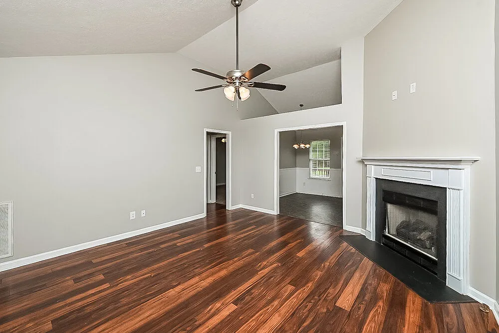 3 bed, 2.0 bath, 1247 sqft, $2,150 — Photo 4