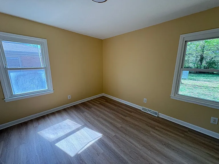 800 Carrington Dr — Photo 5