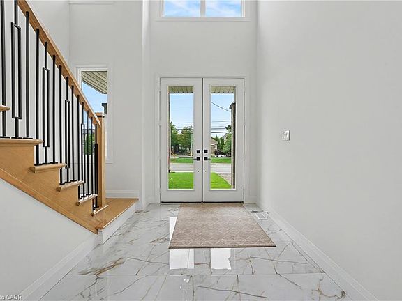 4th image of 386 Southcote Rd