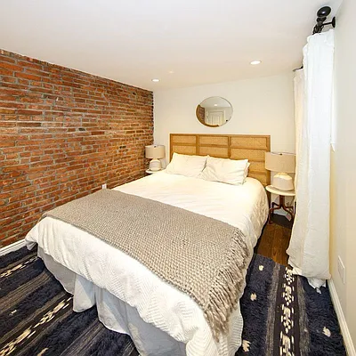 Rented by R New York | media 5