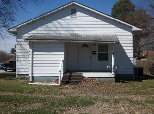 1017 S 13th St, Herrin, IL 62948