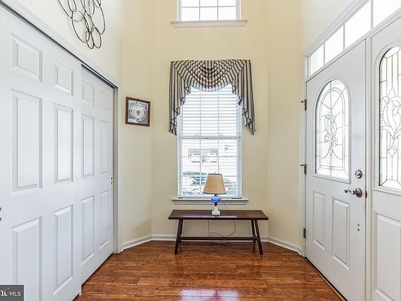 3rd image of 1727 Wisteria Way