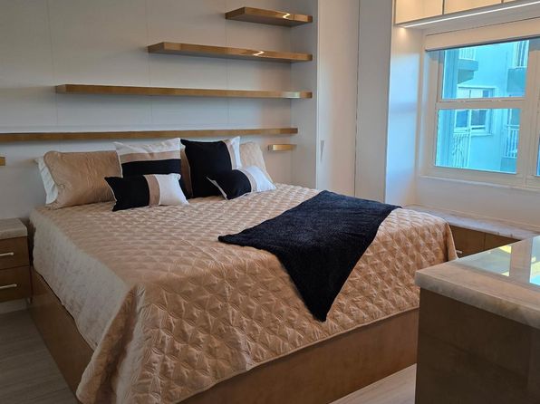 1035 Hillsboro Mile APT 32