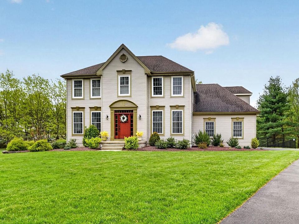 1st image of 5 Blue Bell Ln