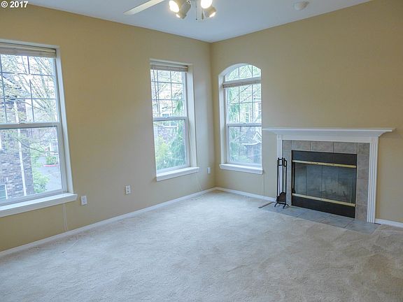 2nd image of 1211 NE 64th Ln Unit 704