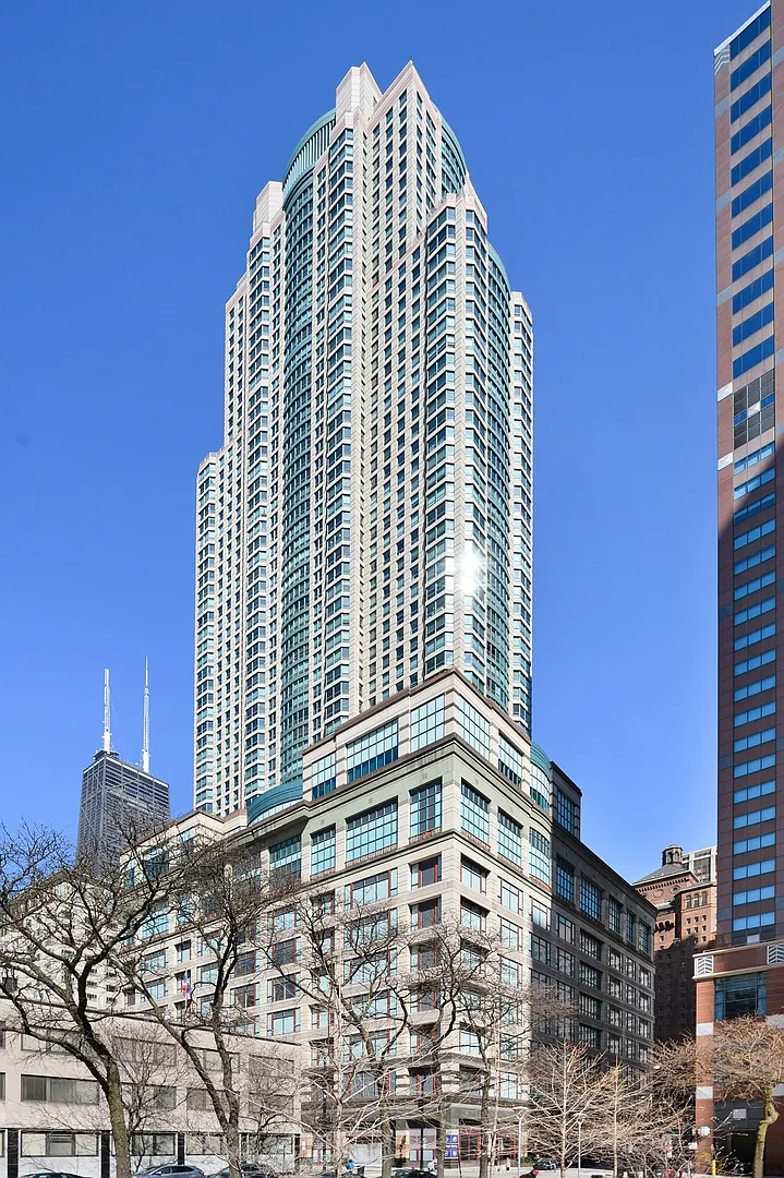 100 E Huron St APT 1107 photo 1