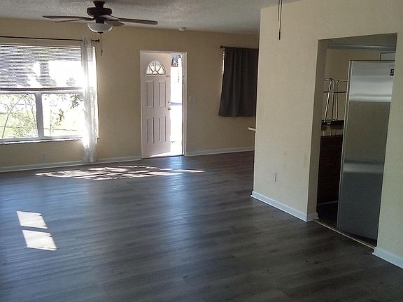 4th image of 6839 Oakdale Dr