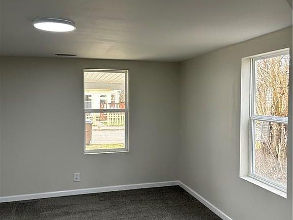 5th image of 926 Lexington Ave