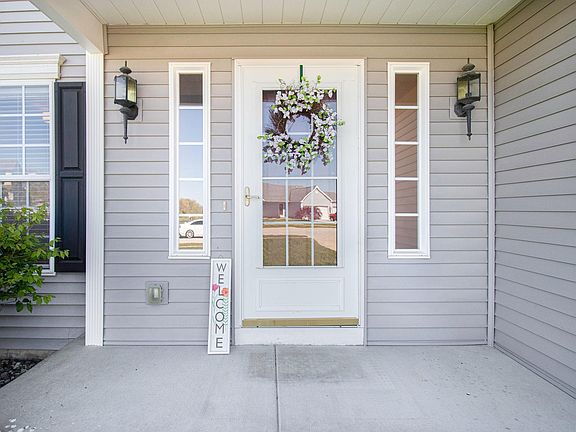 2nd image of 818 Hartfield Ct