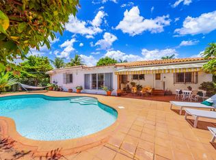 2935 N Bay Rd, Miami Beach, FL 33140