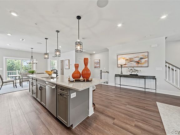 4th image of 1509 Moore St #B