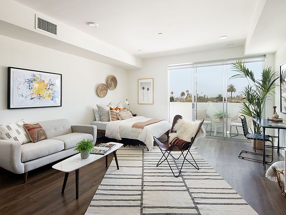 2nd image of 733 N Hudson Ave #14