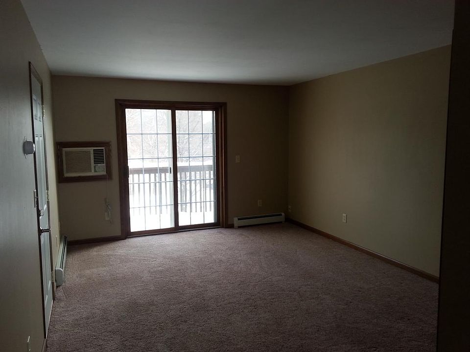 2nd image of 383 Clinton Ct APT 4