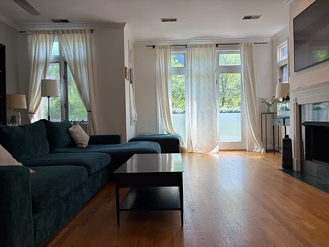 1518 N Sedgwick St #B — Photo 2