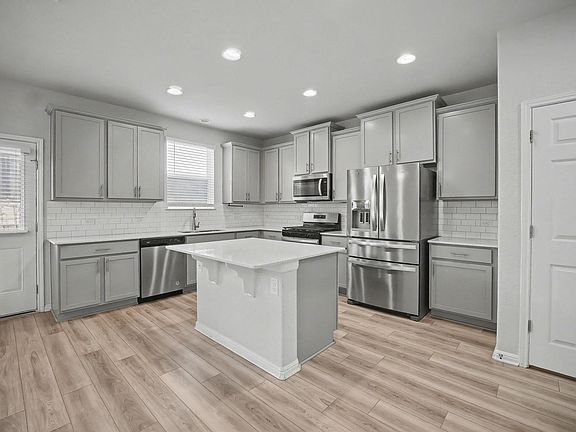 5th image of 10807 Sentinel Dr
