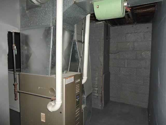 2nd image of 1725 Wellington Ave