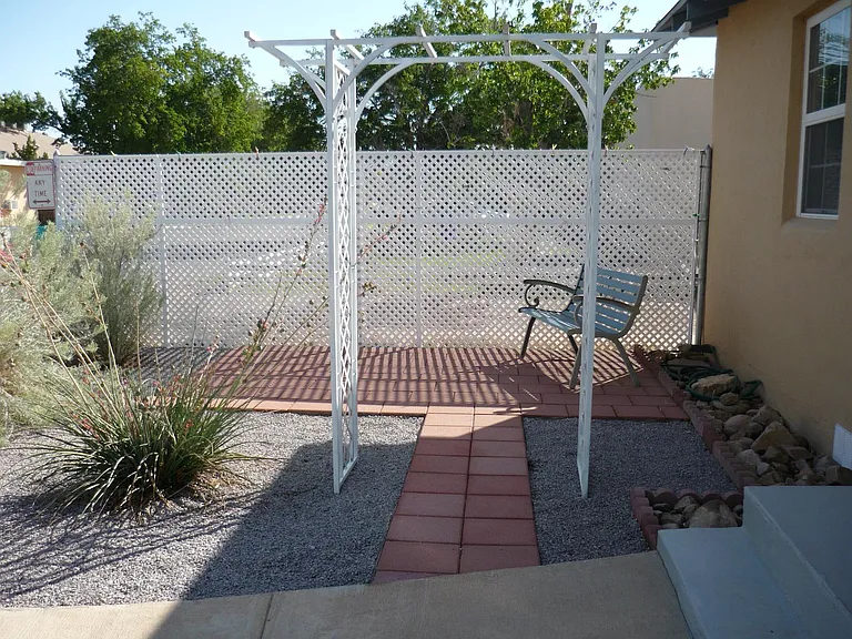 319 W Bell Ave — Photo 11