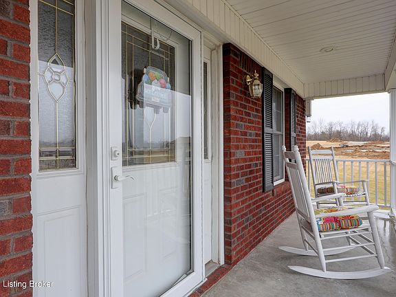 3rd image of 252 Willow Run Dr