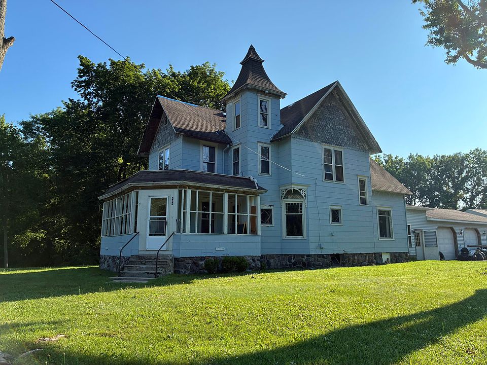1st image of 404 N Paw Paw St