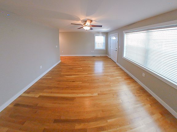 123 Garrett Ave
Living Area