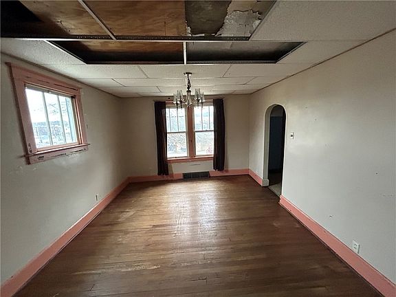 5th image of 137 S 9th St