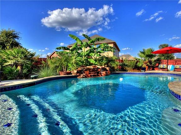 3rd image of 204 Lake Livingston Dr