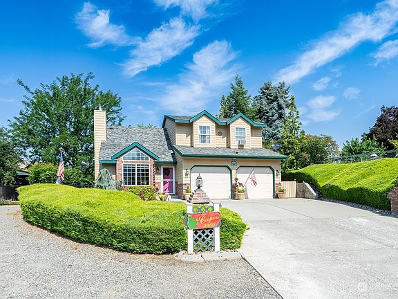 2nd image of 2869 El Camino Way