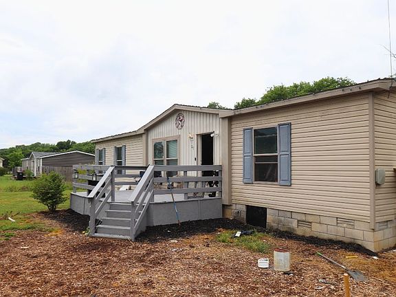 2nd image of 25 Winding Hills Ln