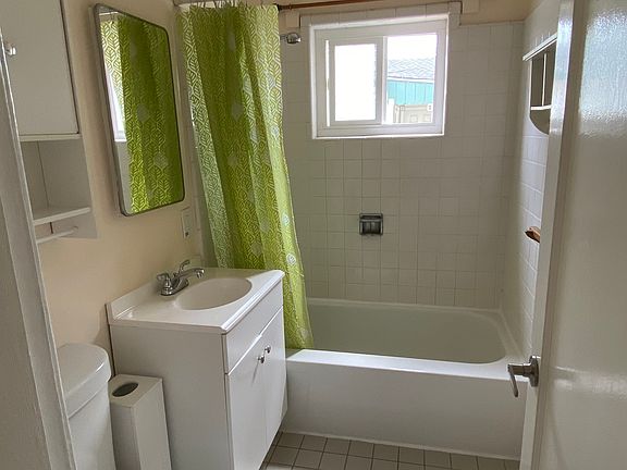 4th image of 275 Wilton Ave