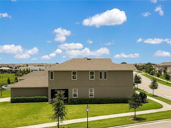 4th image of 8101 Summerlake Groves St