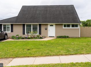 43 Camellia Rd, Levittown, PA 19057