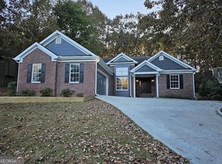 6468 Ivy Springs Dr, Flowery Branch, GA 30542