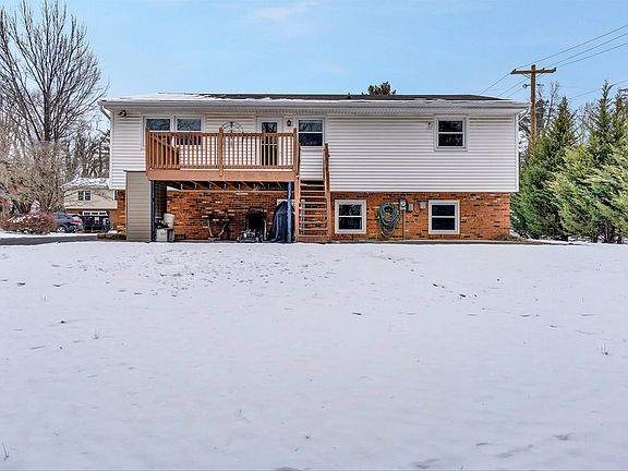 3rd image of 3428 S Park Cir
