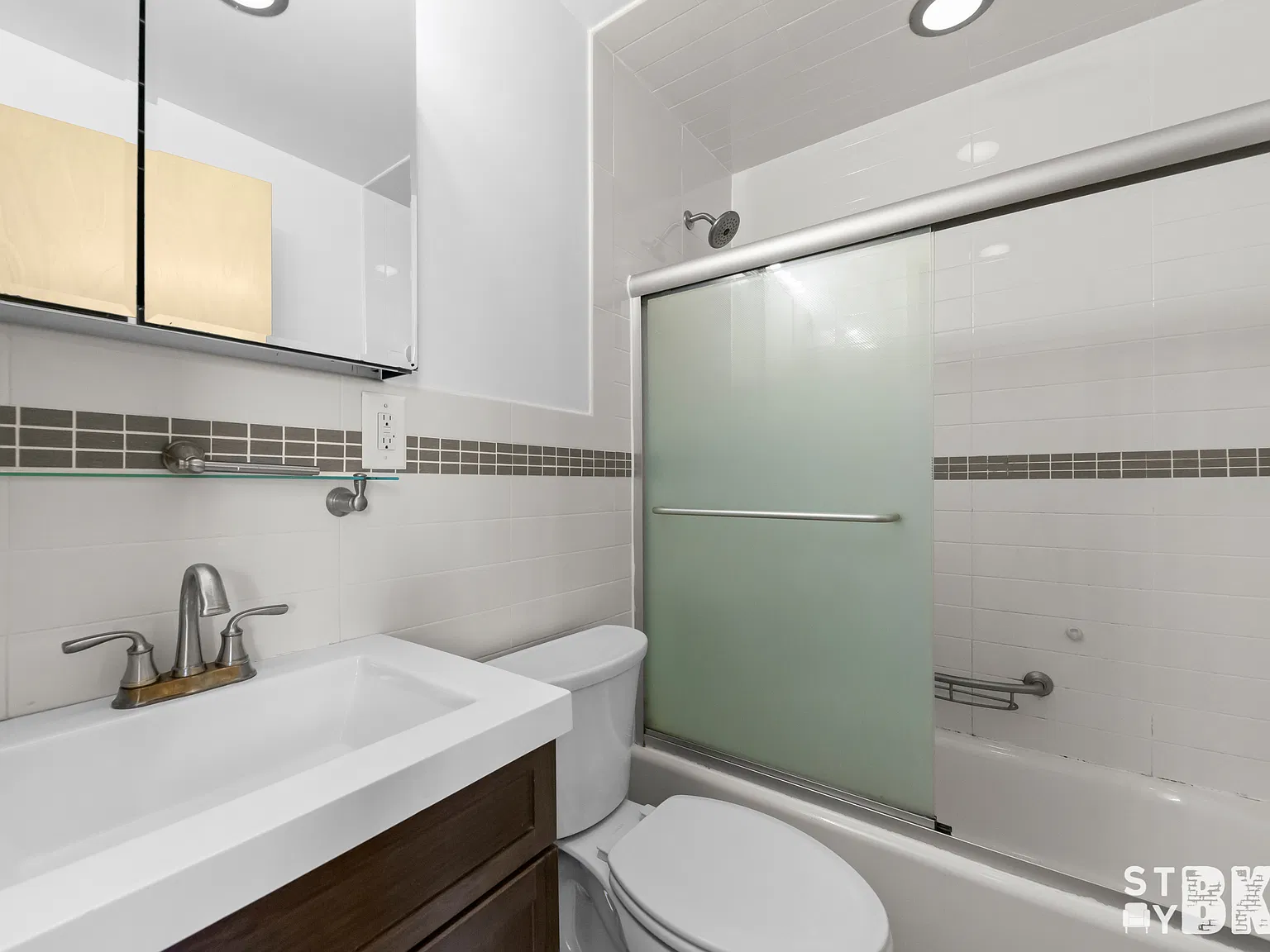 504 Franklin Avenue — Photo 4