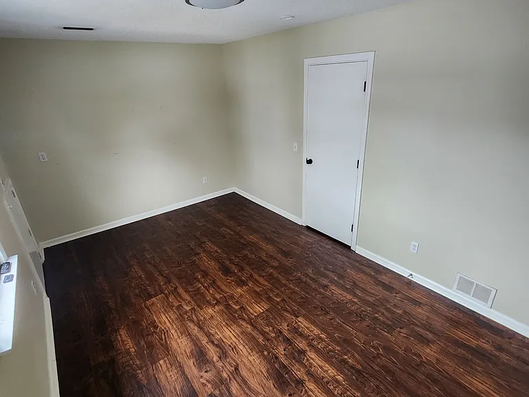 64 Shelley Rd — Photo 8