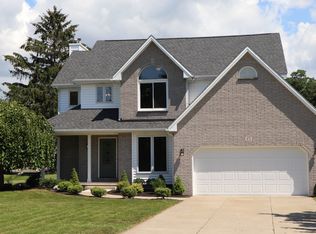 15 Errington Ter, Orchard Park, NY 14127