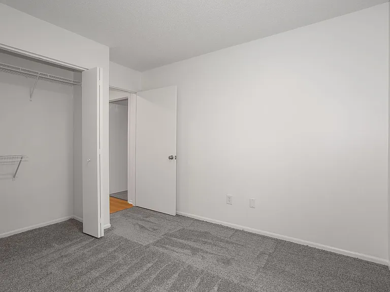 Coventry Apartments — Photo 14