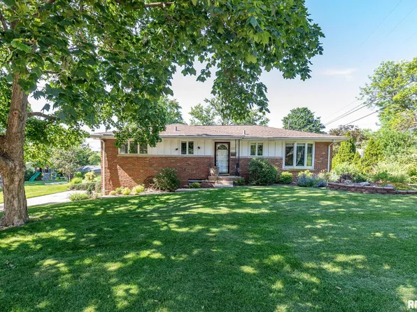 1303 W Teton Dr, Peoria, IL 61614