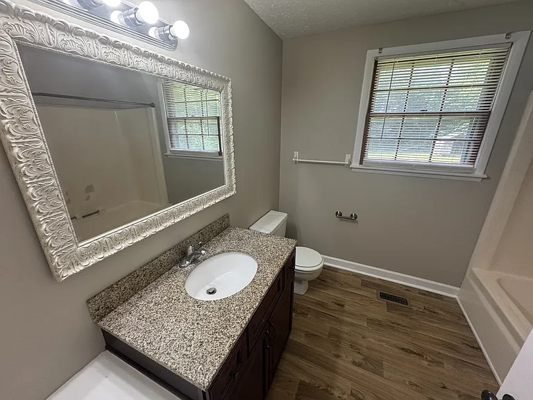 104 Noel Ln — Photo 5