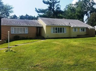 687 Westview Ave NW, Grand Rapids, MI 49504